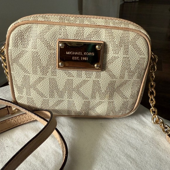 Michael Kors Crossbody Bag MK Signature Vanilla Chain Leather Camera Purse - Picture 4 of 11
